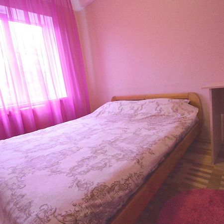 Guest House Otradny For 3 Rooms Kiew Exterior foto
