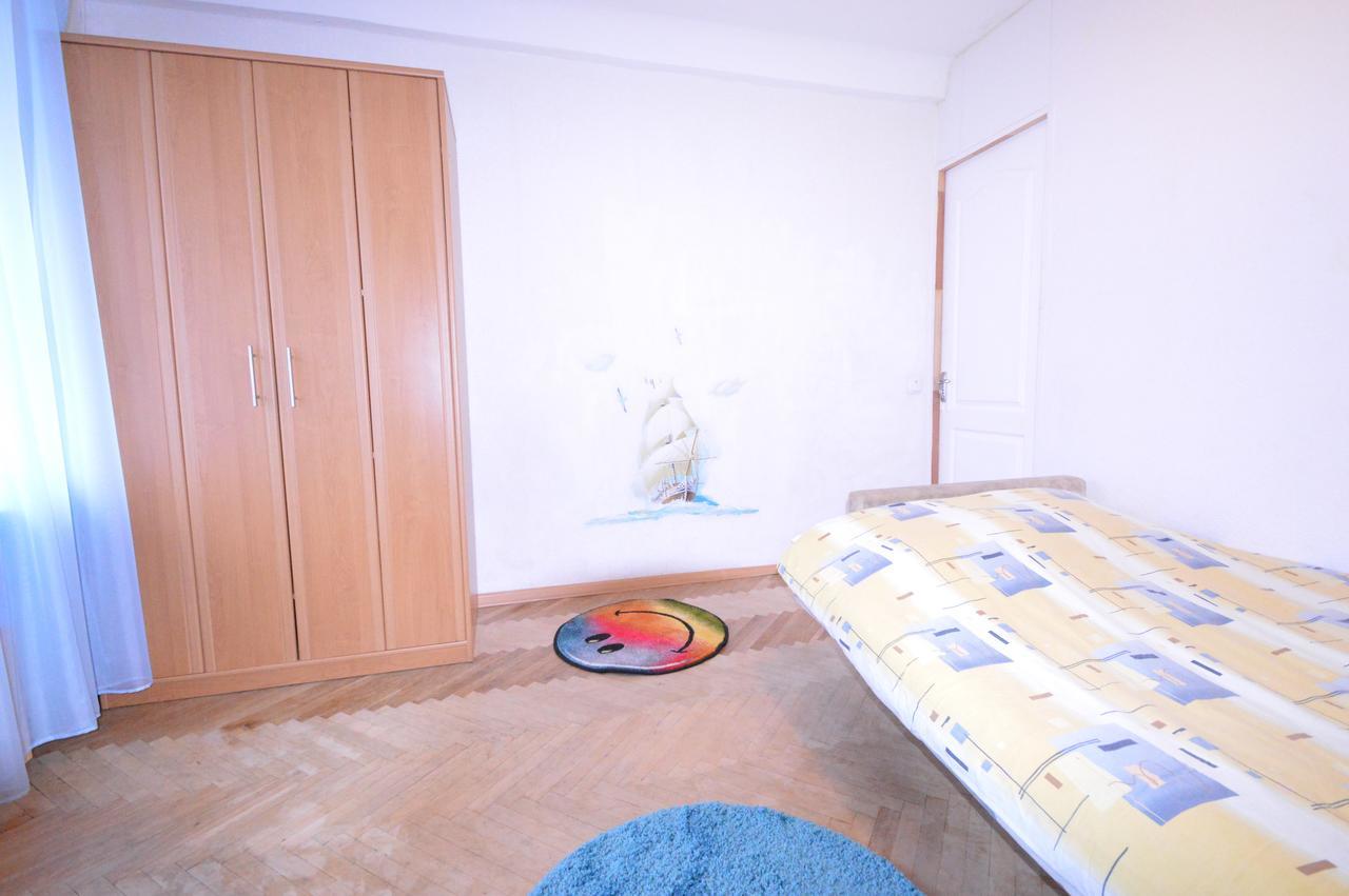 Guest House Otradny For 3 Rooms Kiew Exterior foto