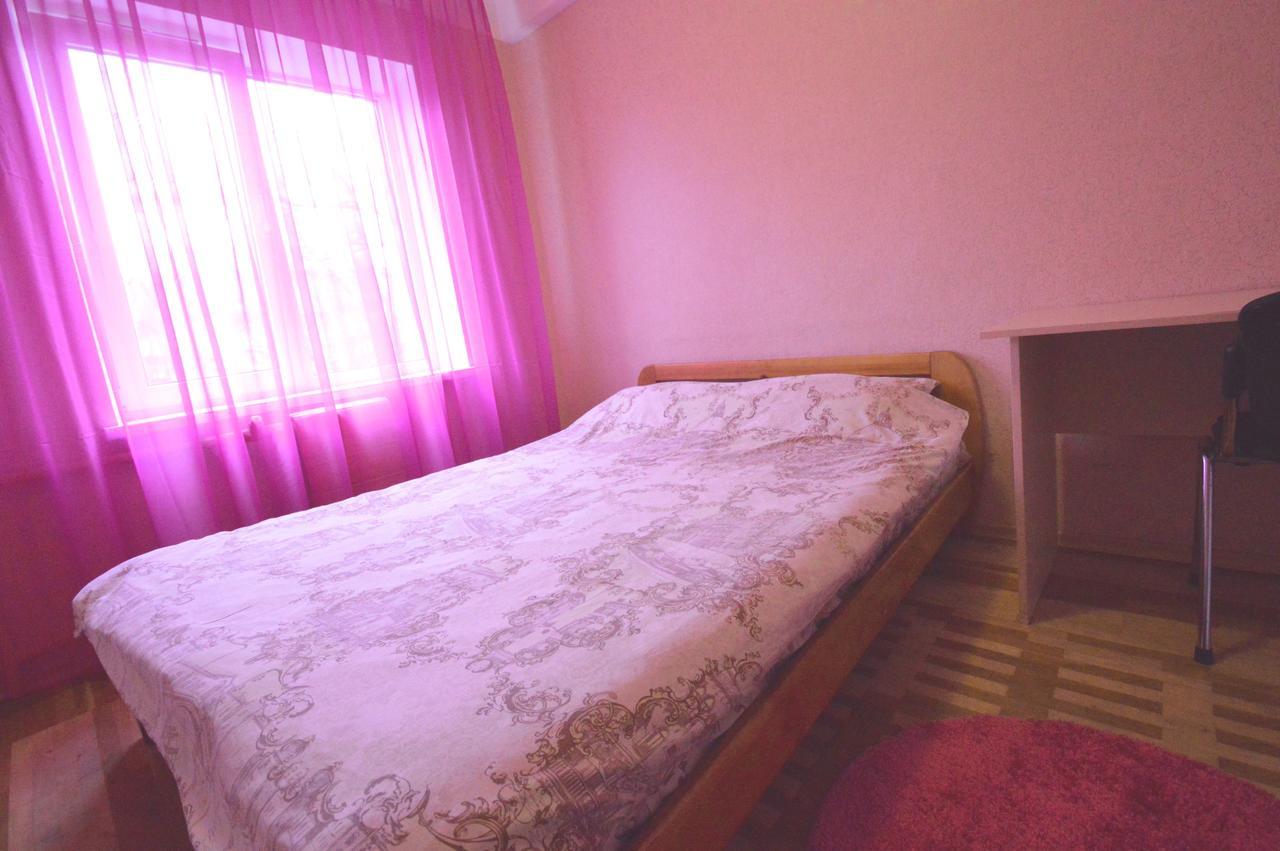 Guest House Otradny For 3 Rooms Kiew Exterior foto